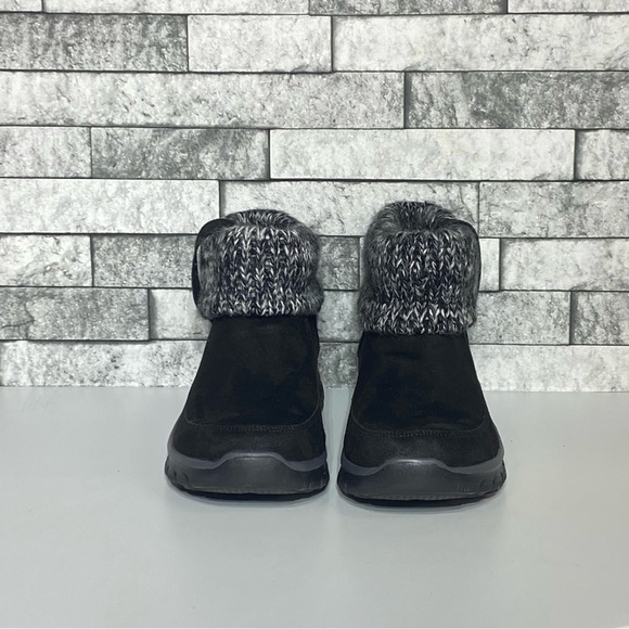 Skechers Womens 6 Black Suede Ankle Booties Memory Foam Comfort Fit - Picture 2 of 8